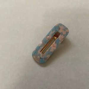 ❤️(2/$10)❤️ Baby blue floral hair clip